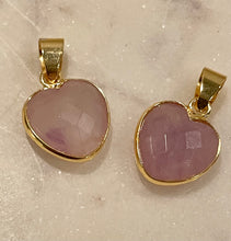 Load image into Gallery viewer, AMETHYST HEART, CRYSTAL JEWELRY CUBE, GOLD COATING, 1,2cm
