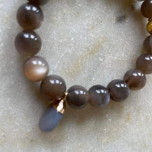 Load image into Gallery viewer, BROWN EXCLUSIVE MOONSTONE - The stones of Feminin Power, 10mm
